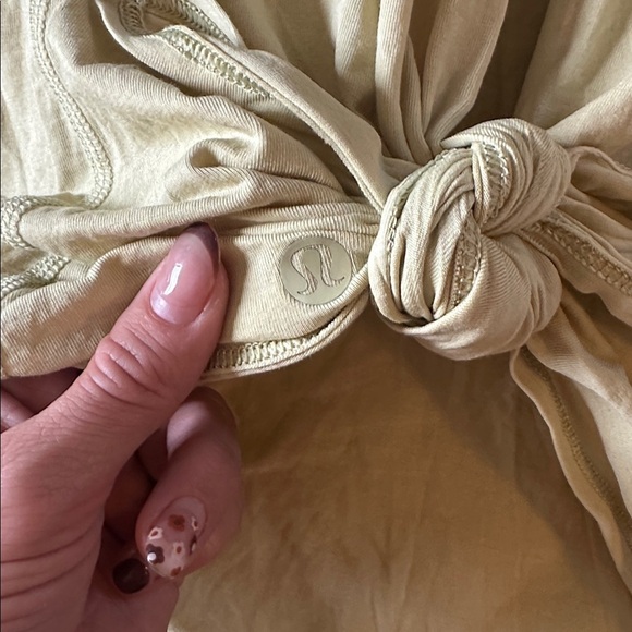 Women’s Lululemon tank top - Picture 5 of 7